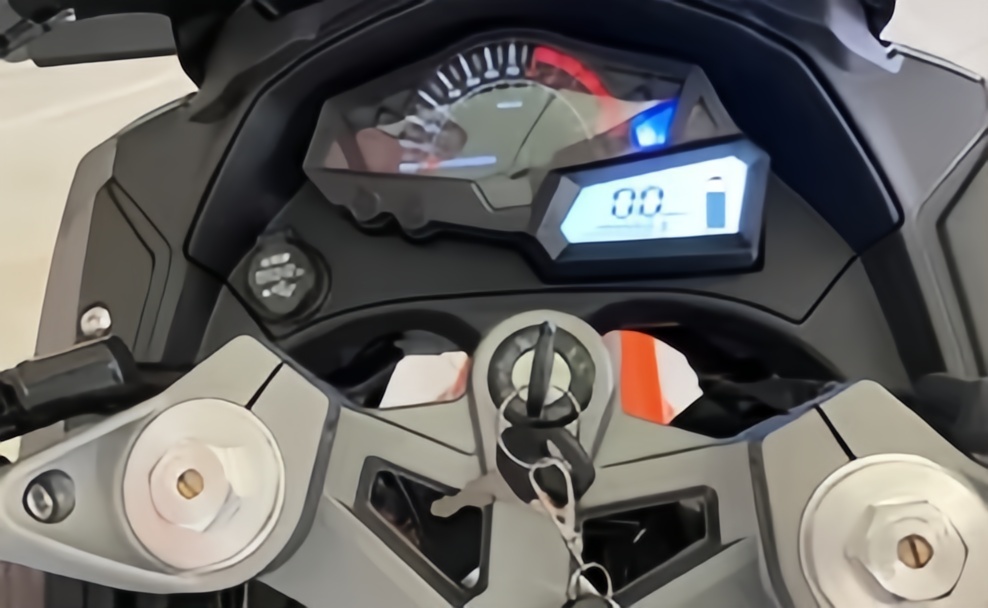 2024 Yüksek Hızlı Elektrikli M - 72V 5000W Electric Motorcycle incelemesi ve fiyatı
